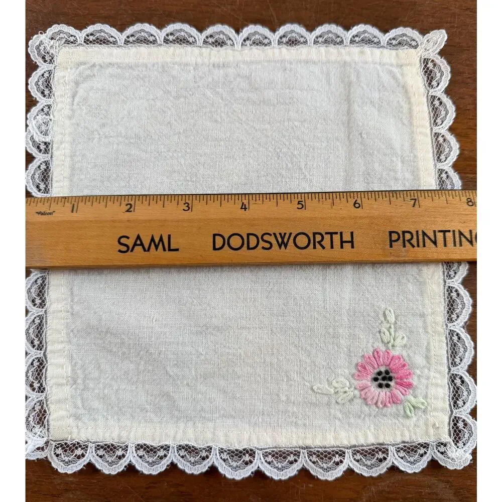 Set of 4 Vintage Embroidered Handkerchiefs White Lace Trim Pink Flower